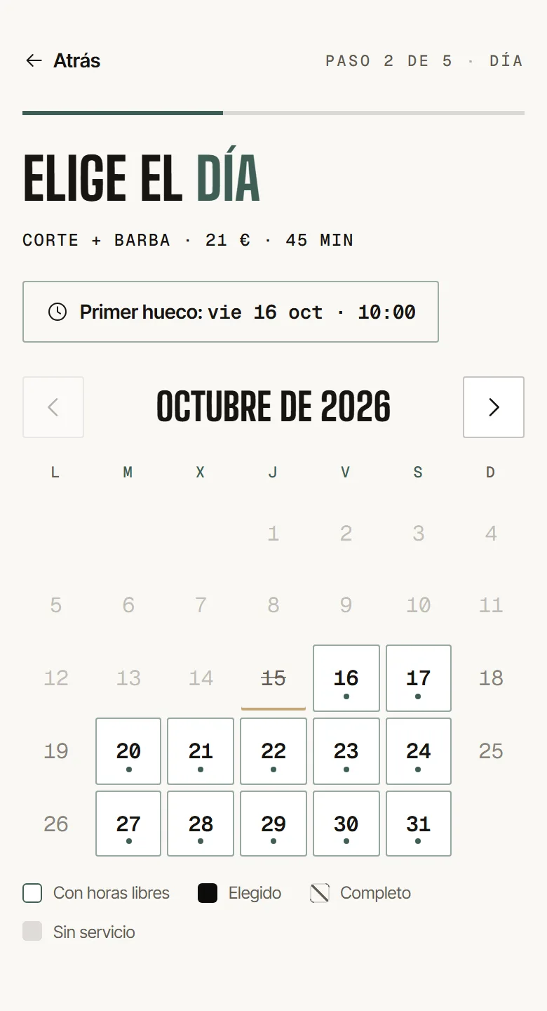 Paso 2 de la reserva: calendario del mes con los días que tienen horas libres